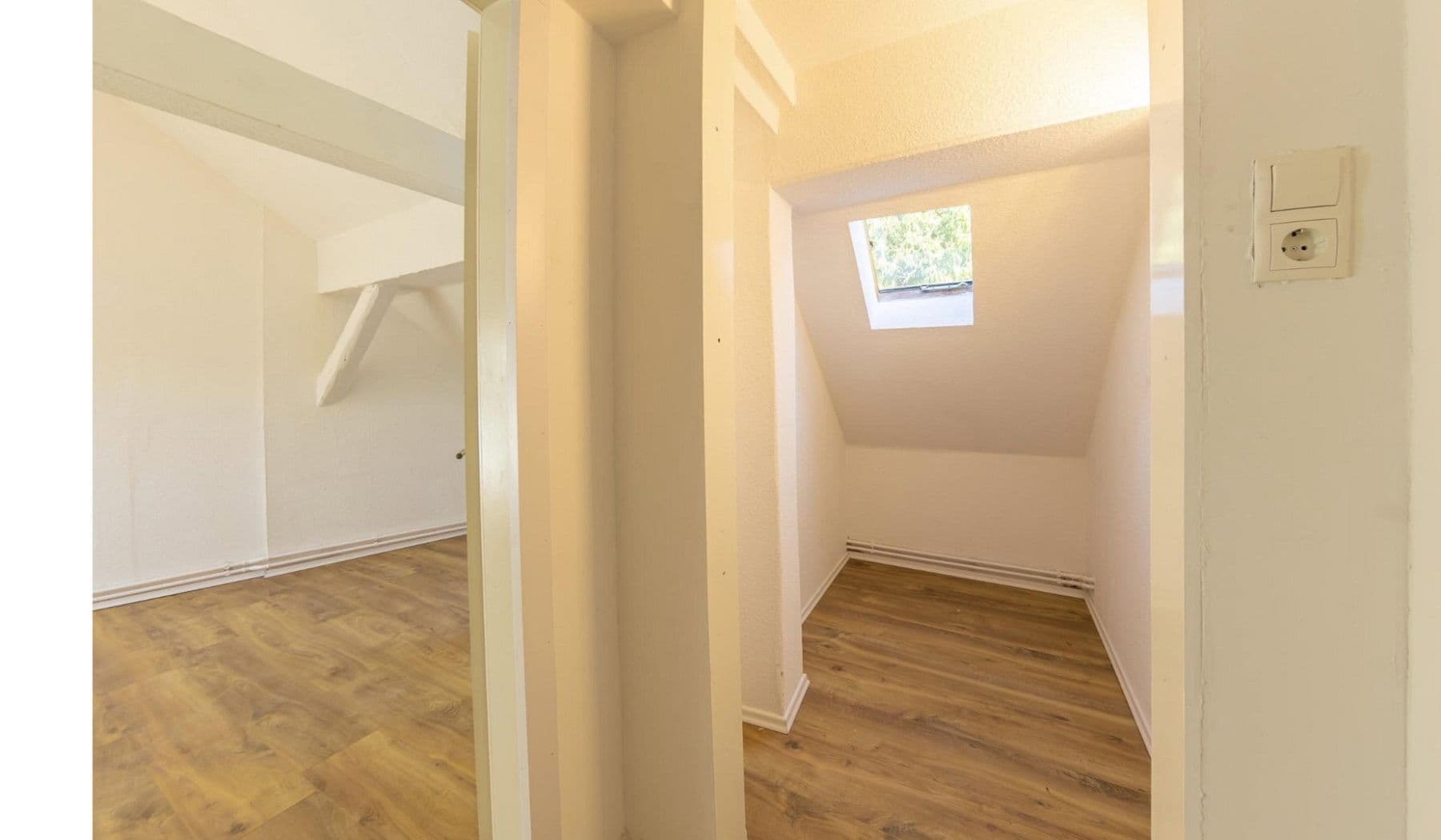 Pronájem bytu 4+1 100 m², Leipziger Straße 226, Braunschweig, Dolní Sasko Pronájem bytu 4+1 100 m², Leipziger Straße 226, Braunschweig, Dolní Sasko
