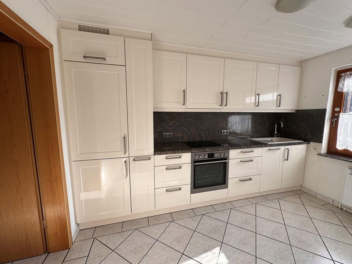 Prodej domu 138 m², pozemek 925 m², Hasselbusch 24, Bargteheide, Šlesvicko-Holštýnsko Prodej domu 138 m², pozemek 925 m², Hasselbusch 24, Bargteheide, Šlesvicko-Holštýnsko