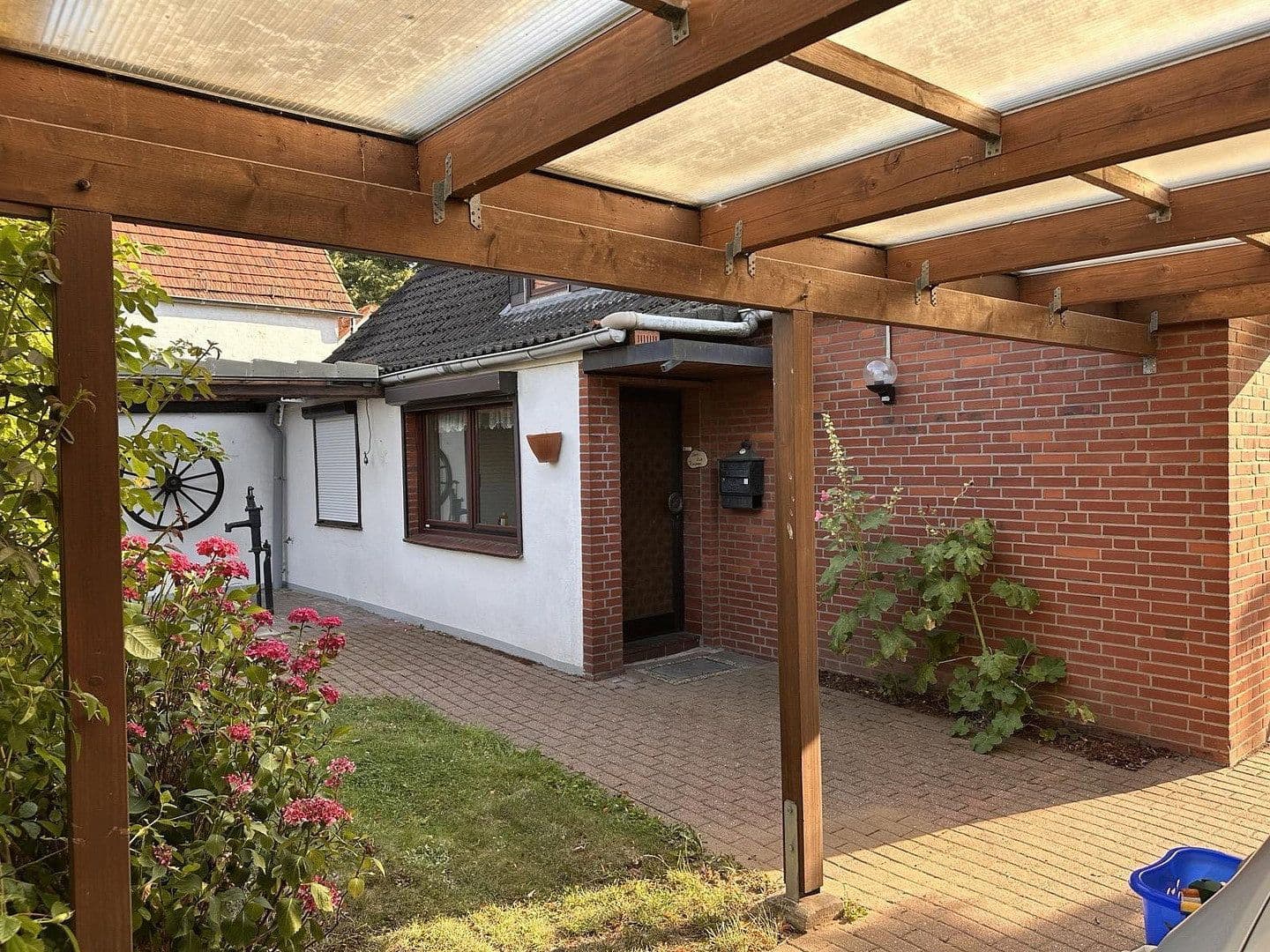 Prodej domu 138 m², pozemek 925 m², Hasselbusch 24, Bargteheide, Šlesvicko-Holštýnsko Prodej domu 138 m², pozemek 925 m², Hasselbusch 24, Bargteheide, Šlesvicko-Holštýnsko