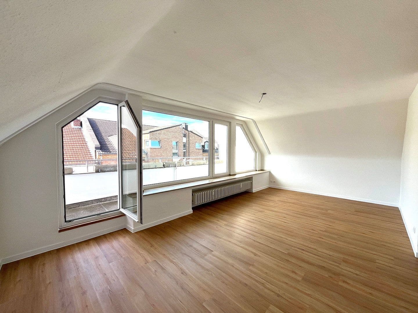 Pronájem bytu 2+1 69 m², Mülheimer Freiheit, Köln, Severní Porýní-Vestfálsko Pronájem bytu 2+1 69 m², Mülheimer Freiheit, Köln, Severní Porýní-Vestfálsko