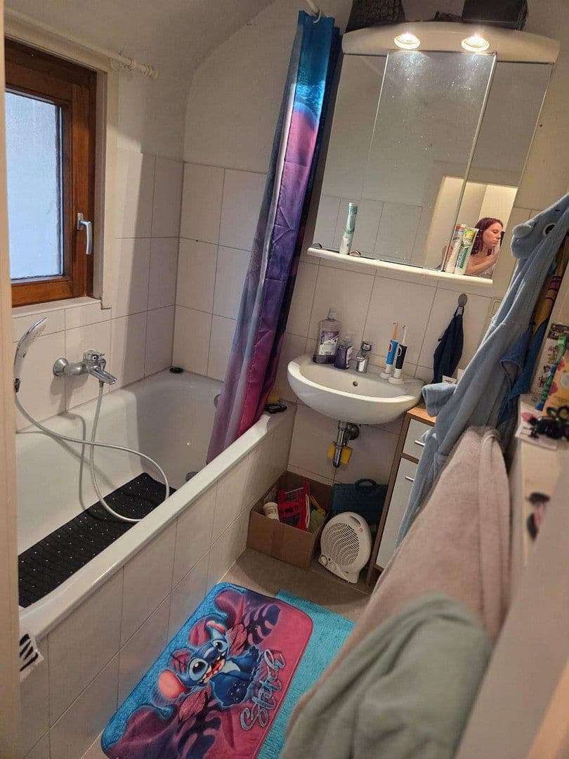 Pronájem bytu 4+1 90 m², Untere Grabenstraße 8, Weilheim an der Teck, Bádensko-Württembersko Pronájem bytu 4+1 90 m², Untere Grabenstraße 8, Weilheim an der Teck, Bádensko-Württembersko