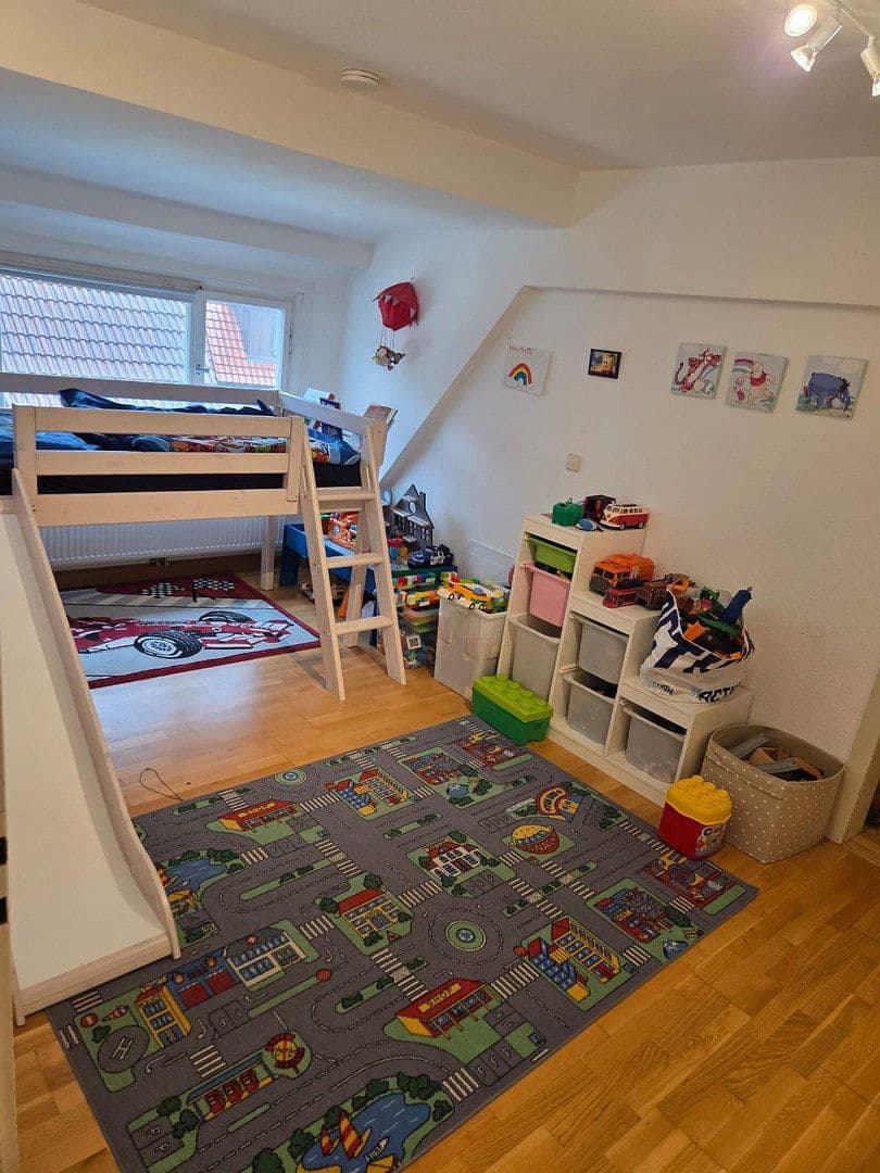 Pronájem bytu 4+1 90 m², Untere Grabenstraße 8, Weilheim an der Teck, Bádensko-Württembersko Pronájem bytu 4+1 90 m², Untere Grabenstraße 8, Weilheim an der Teck, Bádensko-Württembersko