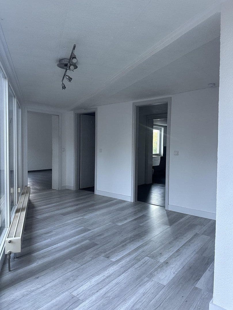 Pronájem bytu 3+kk 136 m², Wiesentalerstr. 16, Waghäusel, Bádensko-Württembersko Pronájem bytu 3+kk 136 m², Wiesentalerstr. 16, Waghäusel, Bádensko-Württembersko