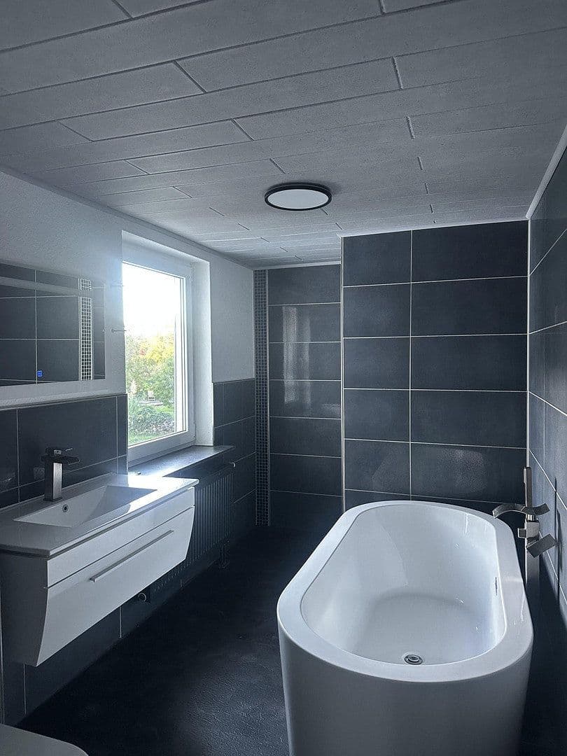 Pronájem bytu 3+kk 136 m², Wiesentalerstr. 16, Waghäusel, Bádensko-Württembersko Pronájem bytu 3+kk 136 m², Wiesentalerstr. 16, Waghäusel, Bádensko-Württembersko