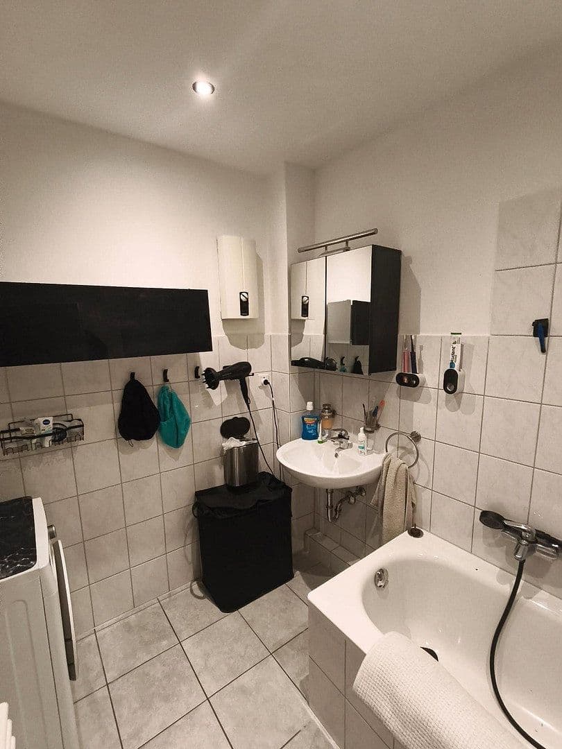 Pronájem bytu 3+1 85 m², Neviandtstrasse, Wuppertal, Severní Porýní-Vestfálsko Pronájem bytu 3+1 85 m², Neviandtstrasse, Wuppertal, Severní Porýní-Vestfálsko