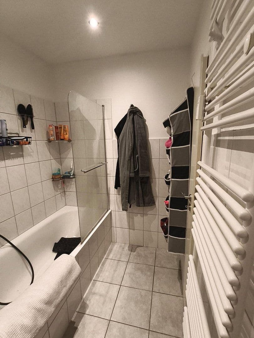 Pronájem bytu 3+1 85 m², Neviandtstrasse, Wuppertal, Severní Porýní-Vestfálsko Pronájem bytu 3+1 85 m², Neviandtstrasse, Wuppertal, Severní Porýní-Vestfálsko