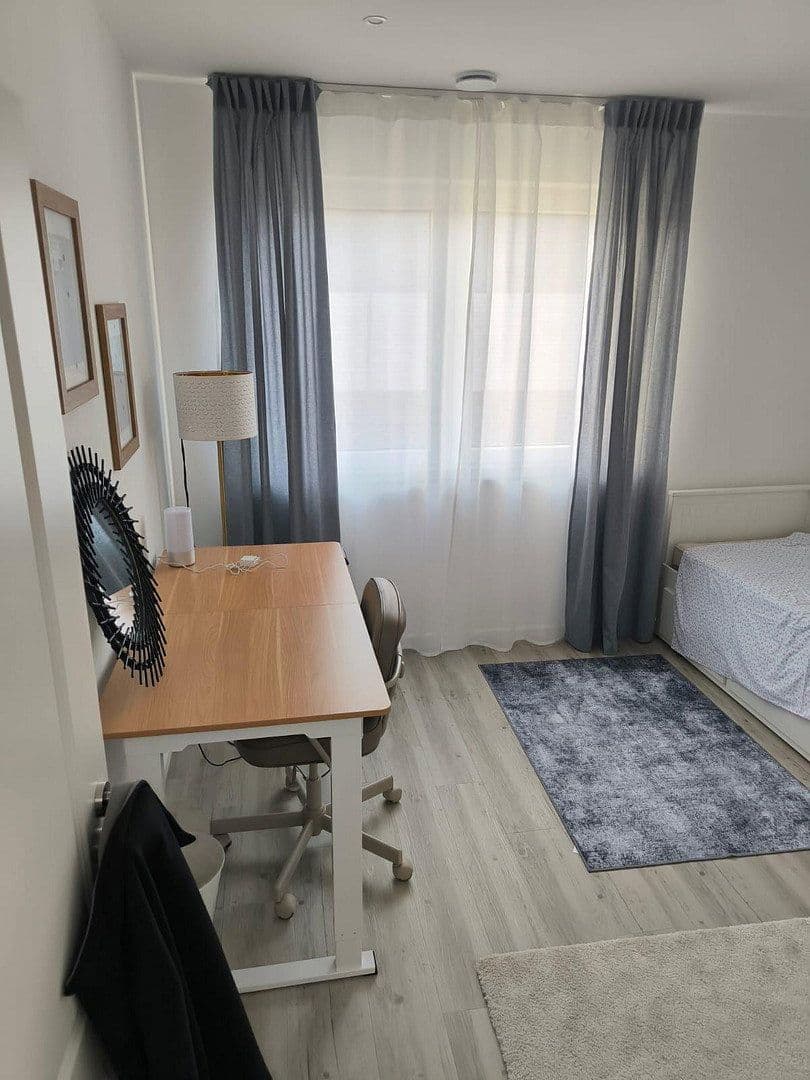 Pronájem bytu 3+1 89 m², Hürth, Severní Porýní-Vestfálsko Pronájem bytu 3+1 89 m², Hürth, Severní Porýní-Vestfálsko