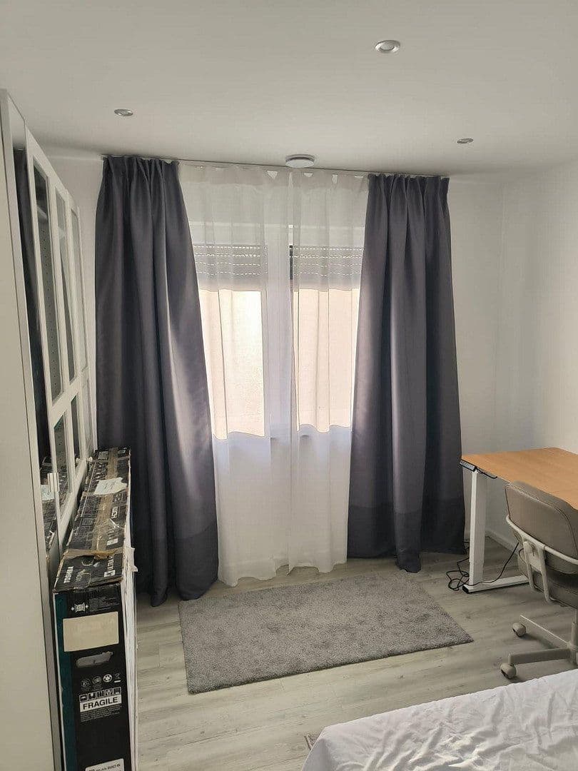 Pronájem bytu 3+1 89 m², Hürth, Severní Porýní-Vestfálsko Pronájem bytu 3+1 89 m², Hürth, Severní Porýní-Vestfálsko