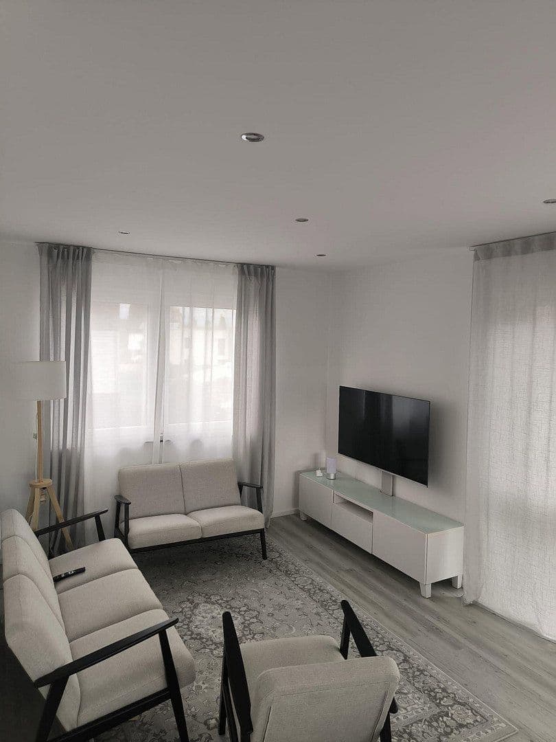 Pronájem bytu 3+1 89 m², Hürth, Severní Porýní-Vestfálsko Pronájem bytu 3+1 89 m², Hürth, Severní Porýní-Vestfálsko
