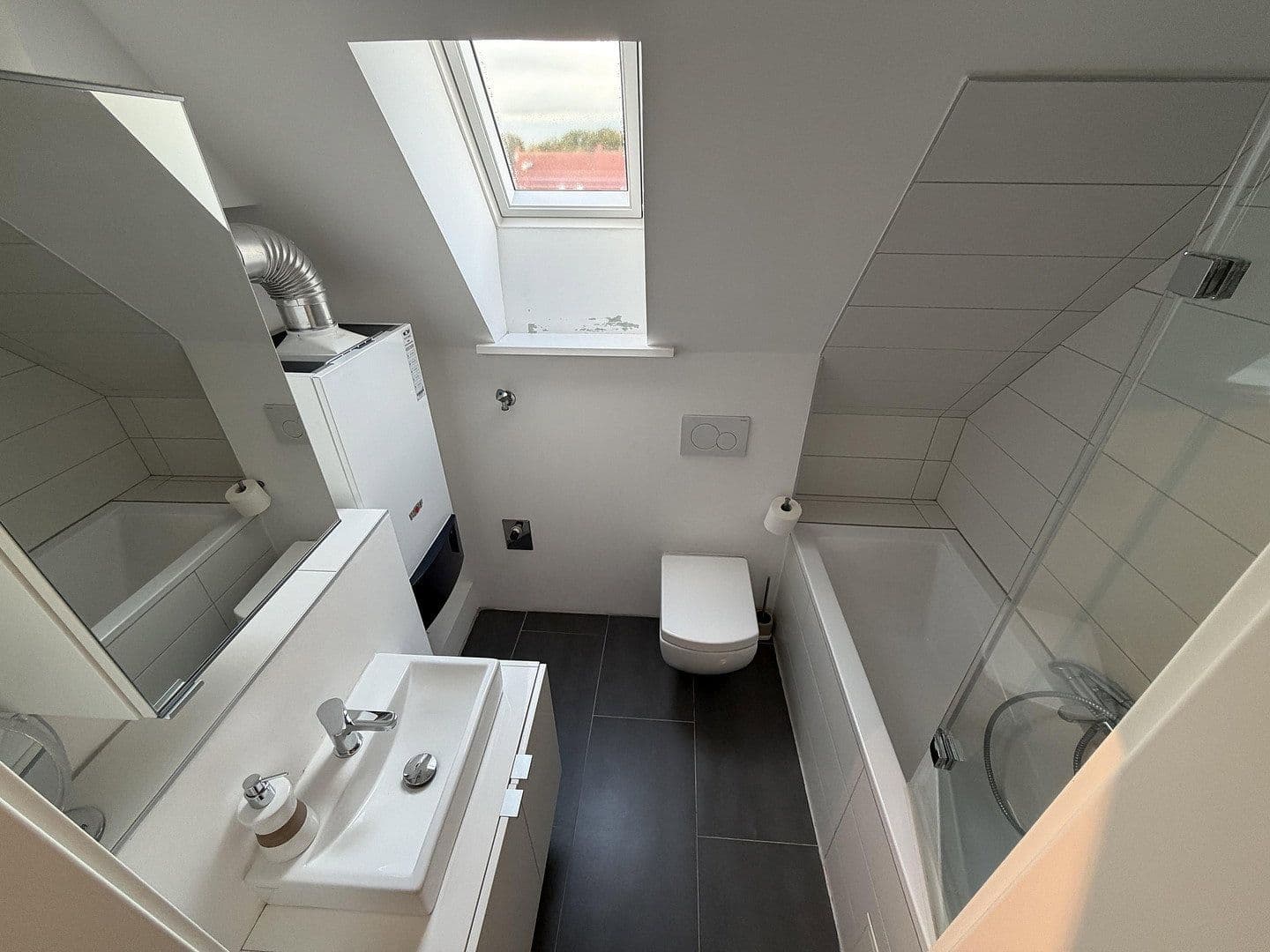 Pronájem bytu 2+kk 49 m², Schönböckener Str. 7b, Lübeck, Šlesvicko-Holštýnsko Pronájem bytu 2+kk 49 m², Schönböckener Str. 7b, Lübeck, Šlesvicko-Holštýnsko