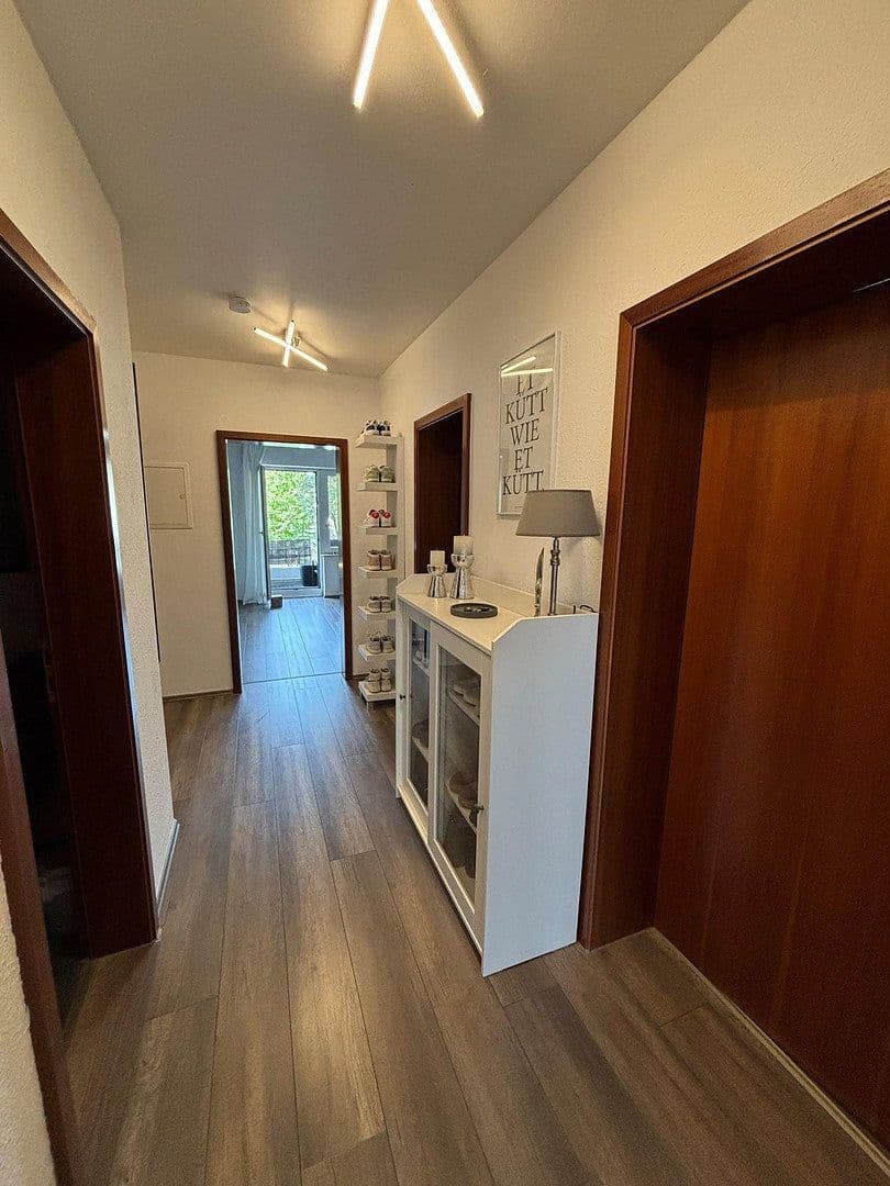 Pronájem bytu 2+1 74 m², Köln, Severní Porýní-Vestfálsko Pronájem bytu 2+1 74 m², Köln, Severní Porýní-Vestfálsko