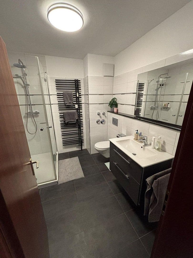 Pronájem bytu 2+1 74 m², Köln, Severní Porýní-Vestfálsko Pronájem bytu 2+1 74 m², Köln, Severní Porýní-Vestfálsko