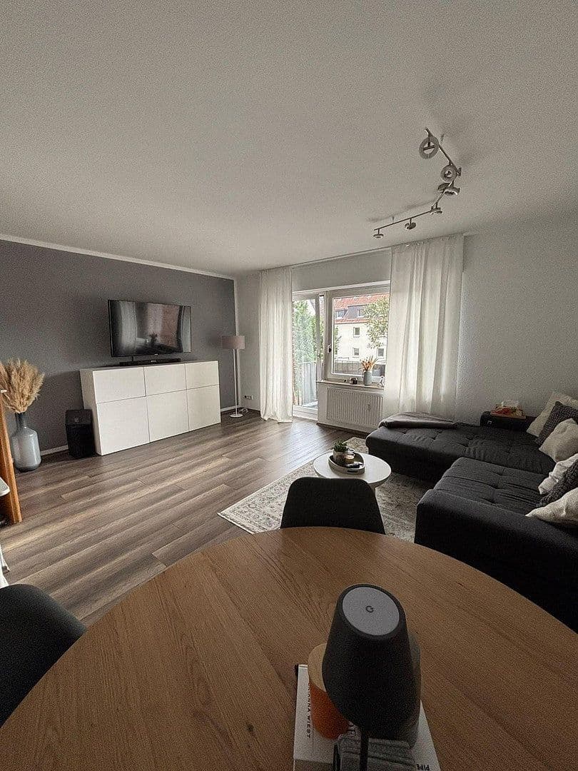 Pronájem bytu 2+1 74 m², Köln, Severní Porýní-Vestfálsko Pronájem bytu 2+1 74 m², Köln, Severní Porýní-Vestfálsko