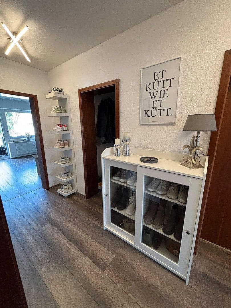 Pronájem bytu 2+1 74 m², Köln, Severní Porýní-Vestfálsko Pronájem bytu 2+1 74 m², Köln, Severní Porýní-Vestfálsko