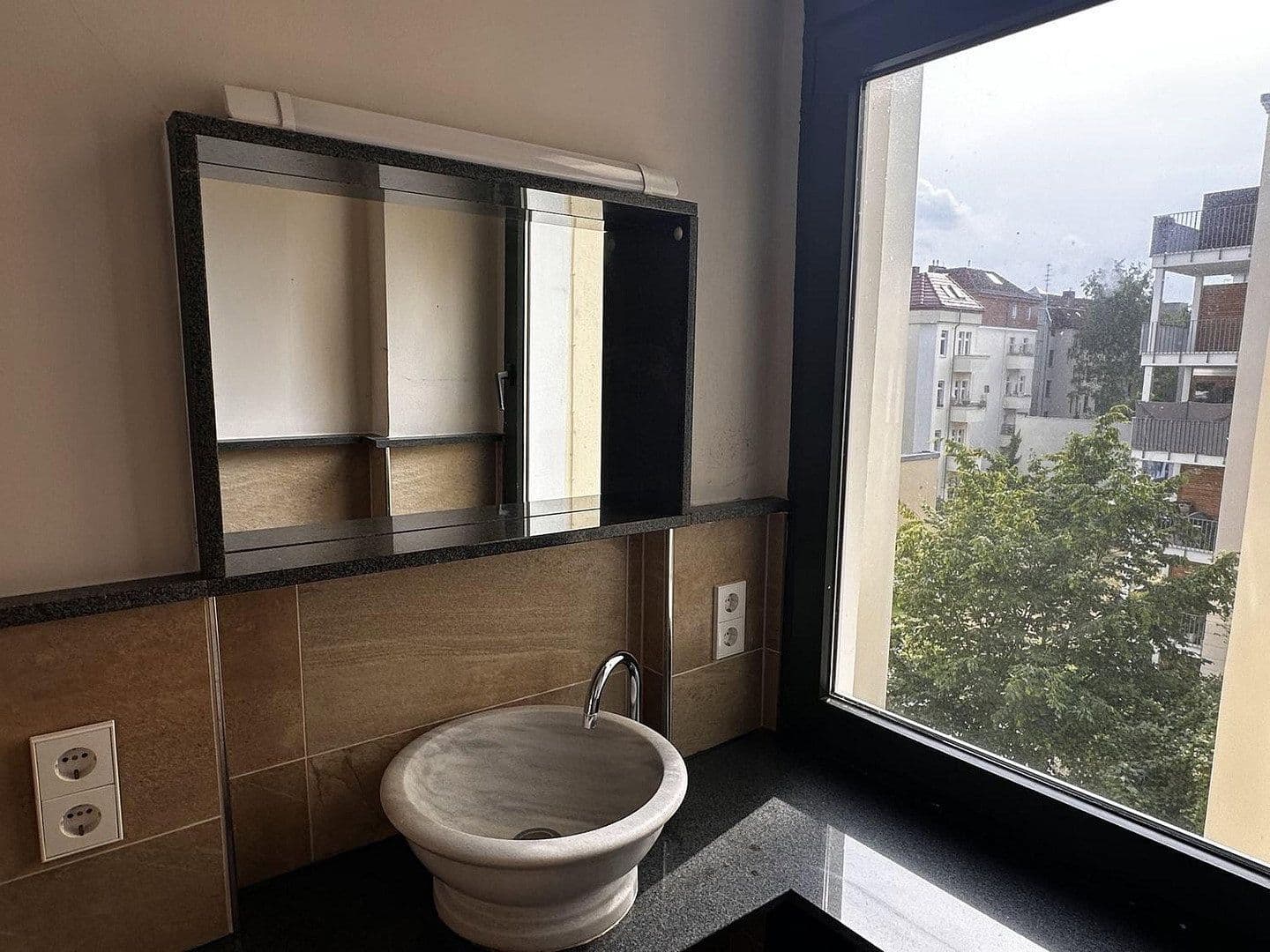 Prodej bytu 3+1 81 m², Stubenrauchstr.41, Berlin, Berlín Prodej bytu 3+1 81 m², Stubenrauchstr.41, Berlin, Berlín