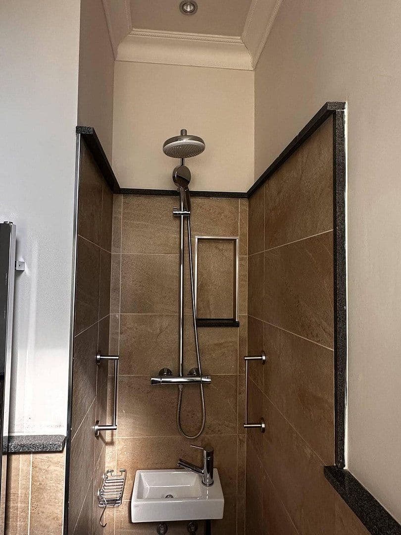Prodej bytu 3+1 81 m², Stubenrauchstr.41, Berlin, Berlín Prodej bytu 3+1 81 m², Stubenrauchstr.41, Berlin, Berlín