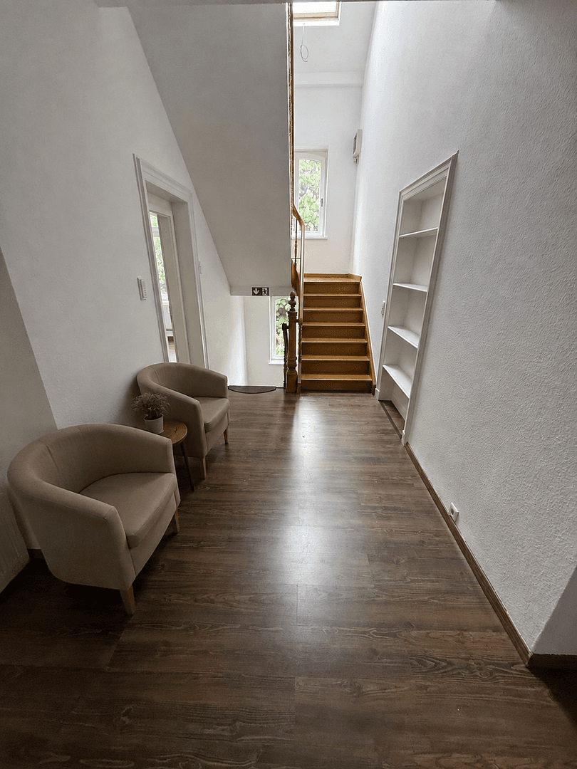 Pronájem kanceláře 42 m², Oberbenrader Str. 51, Nordrhein-Westfalen - Krefeld, Severní Porýní-Vestfálsko Pronájem kanceláře 42 m², Oberbenrader Str. 51, Nordrhein-Westfalen - Krefeld, Severní Porýní-Vestfálsko