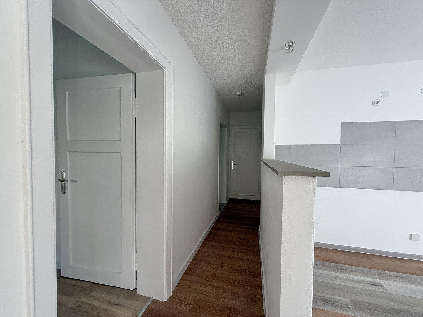 Pronájem bytu 3+1 64 m², Alter Reichenbacherstr. 16, Plauen, Sasko Pronájem bytu 3+1 64 m², Alter Reichenbacherstr. 16, Plauen, Sasko