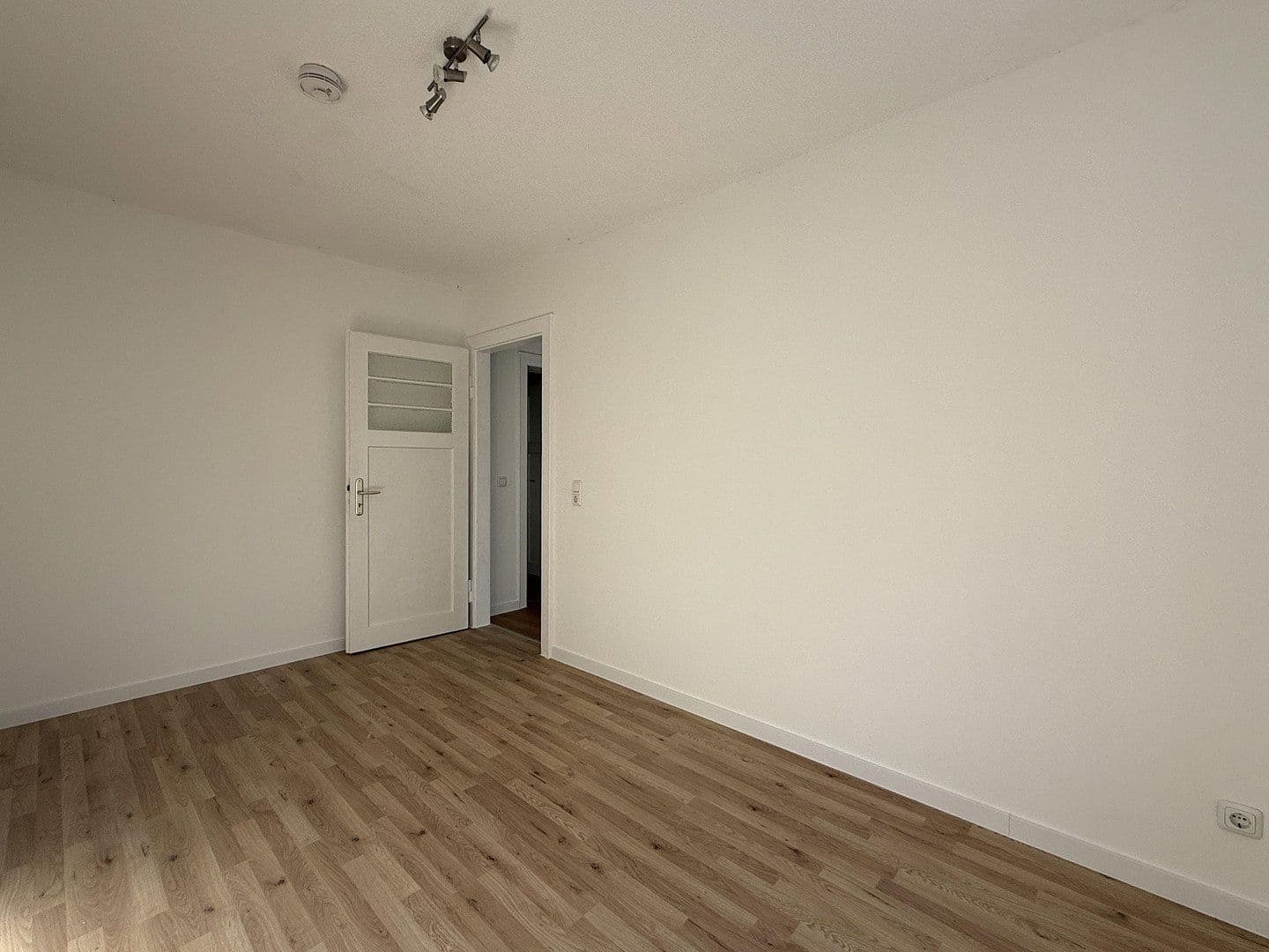 Pronájem bytu 3+1 64 m², Alter Reichenbacherstr. 16, Plauen, Sasko Pronájem bytu 3+1 64 m², Alter Reichenbacherstr. 16, Plauen, Sasko
