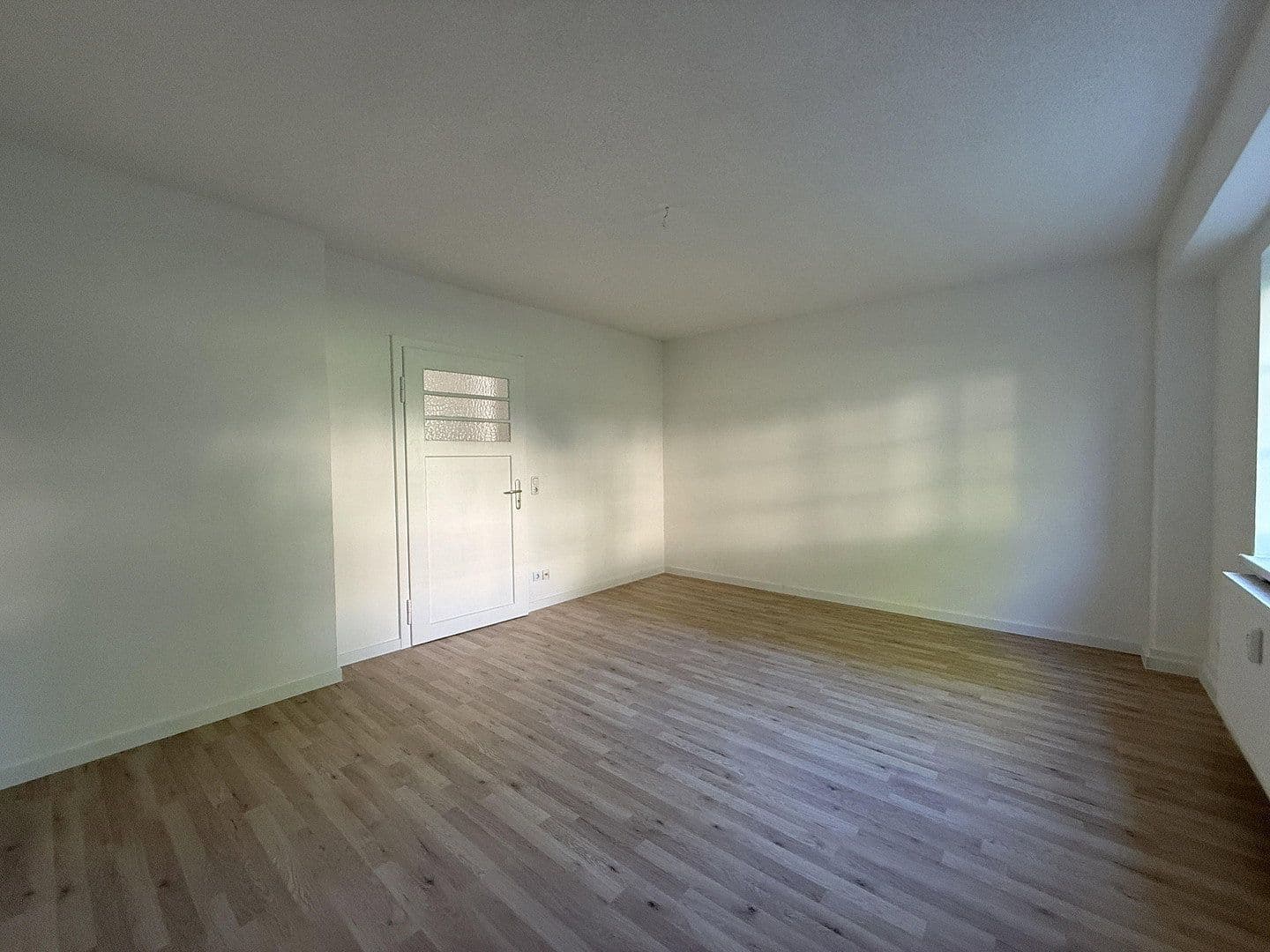Pronájem bytu 3+1 64 m², Alter Reichenbacherstr. 16, Plauen, Sasko Pronájem bytu 3+1 64 m², Alter Reichenbacherstr. 16, Plauen, Sasko