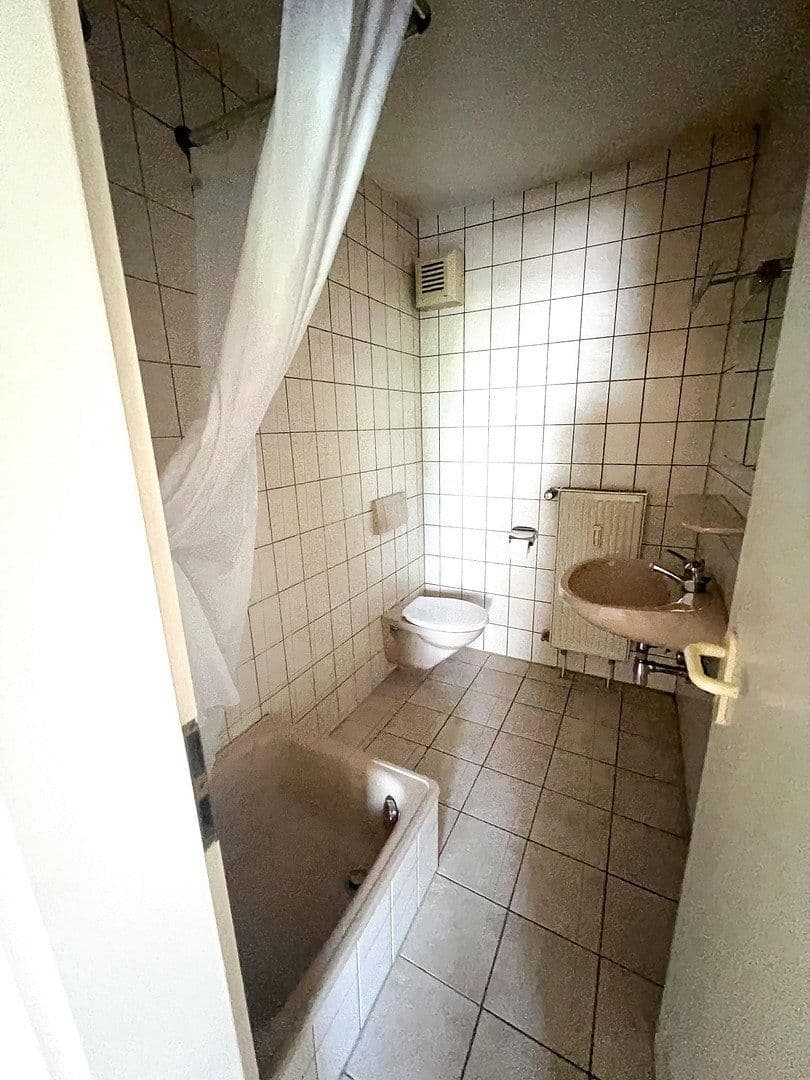 Pronájem bytu 1+1 21 m², Friedenstraße 84, Kaiserslautern, Porýní-Falc Pronájem bytu 1+1 21 m², Friedenstraße 84, Kaiserslautern, Porýní-Falc