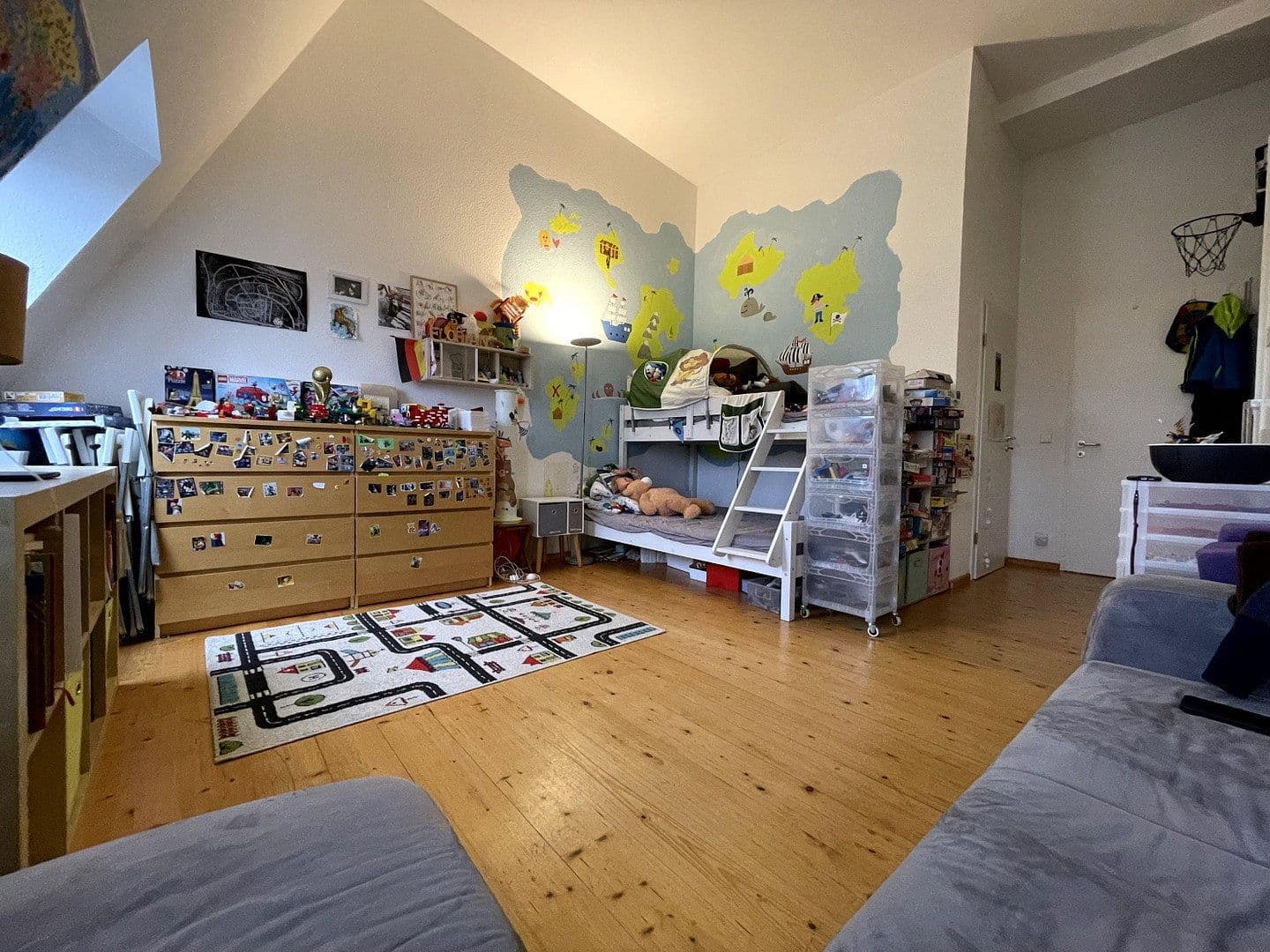 Prodej bytu 3+1 119 m², Berlin, Berlín Prodej bytu 3+1 119 m², Berlin, Berlín