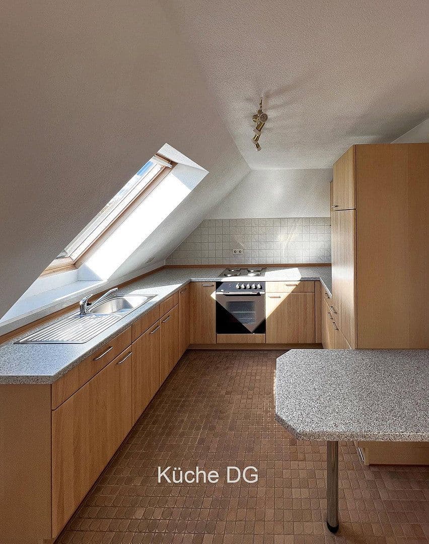 Prodej domu 369 m², pozemek 722 m², Am Lotsenberg 11, Travemünde, Šlesvicko-Holštýnsko Prodej domu 369 m², pozemek 722 m², Am Lotsenberg 11, Travemünde, Šlesvicko-Holštýnsko