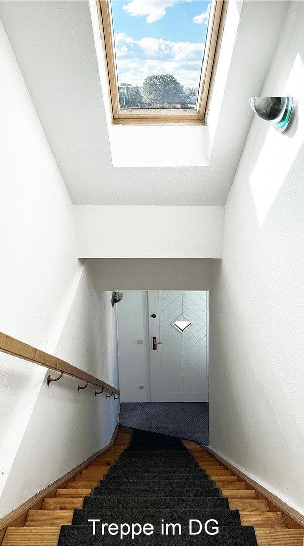 Prodej domu 369 m², pozemek 722 m², Am Lotsenberg 11, Travemünde, Šlesvicko-Holštýnsko Prodej domu 369 m², pozemek 722 m², Am Lotsenberg 11, Travemünde, Šlesvicko-Holštýnsko