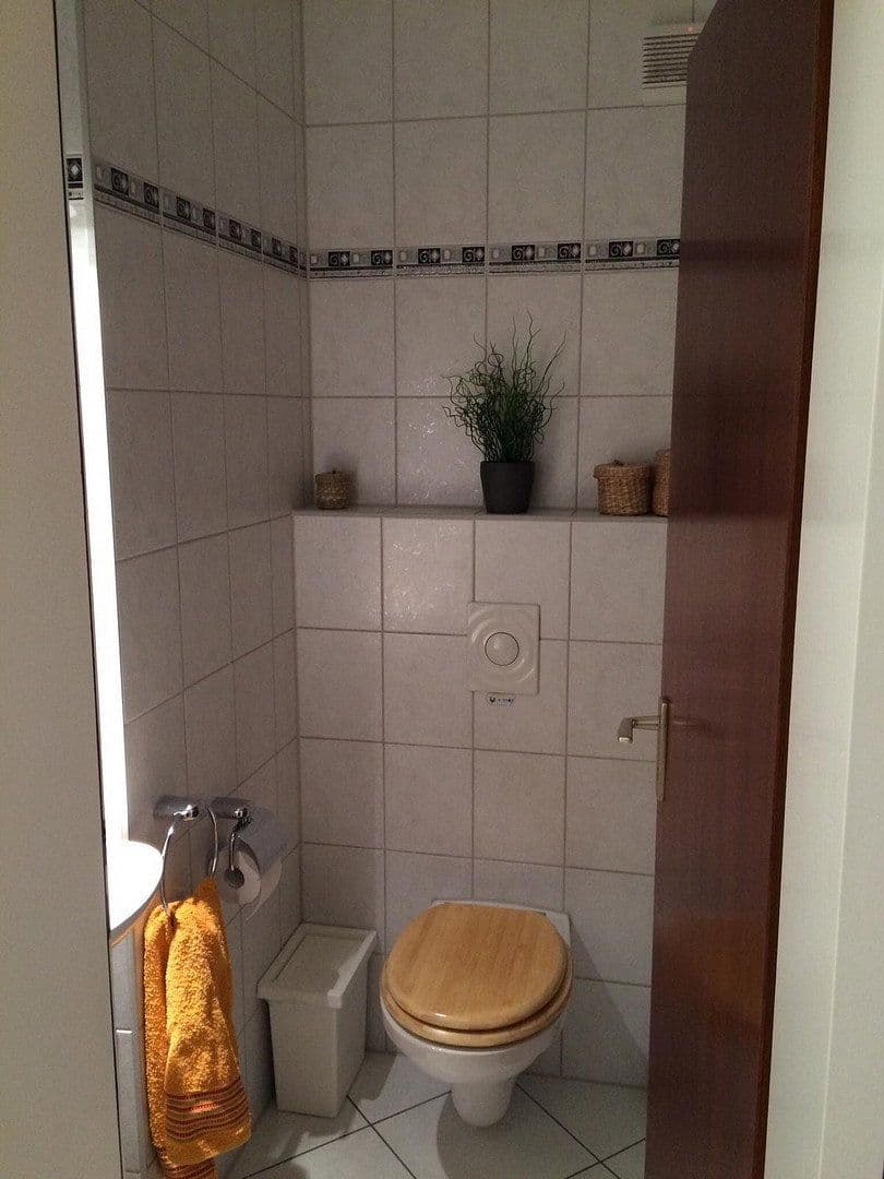 Pronájem bytu 3+1 77 m², Lange Zeile 72, Erlangen, Bavorsko Pronájem bytu 3+1 77 m², Lange Zeile 72, Erlangen, Bavorsko