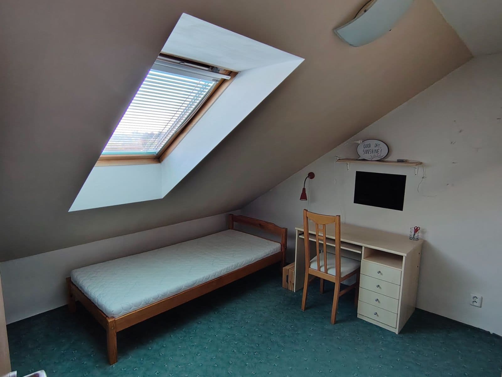 Pronájem bytu 5+kk 100 m², Nad Mlýnem, Dolní Břežany, Středočeský kraj Pronájem bytu 5+kk 100 m², Nad Mlýnem, Dolní Břežany, Středočeský kraj