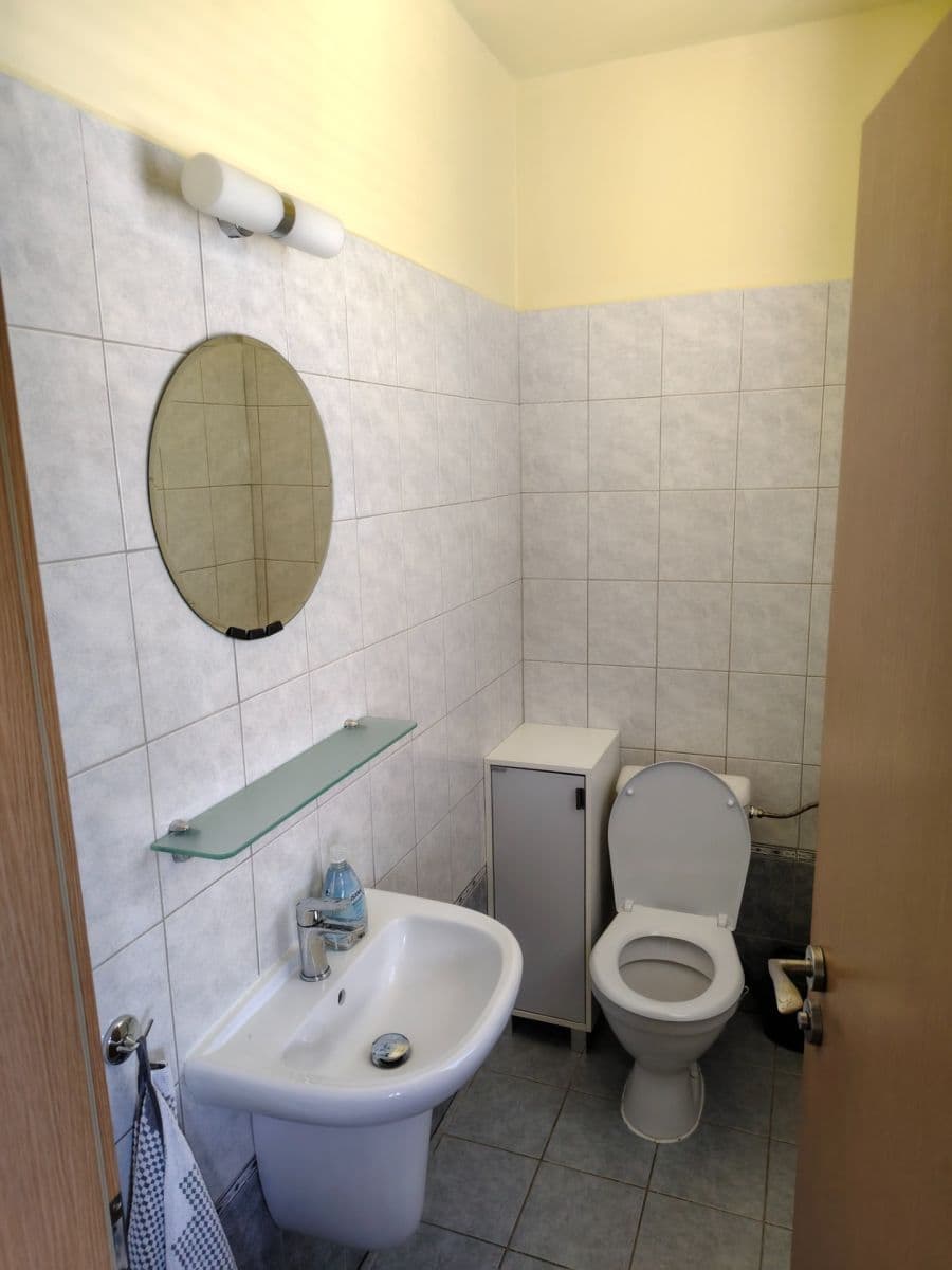 Pronájem bytu 5+kk 100 m², Nad Mlýnem, Dolní Břežany, Středočeský kraj Pronájem bytu 5+kk 100 m², Nad Mlýnem, Dolní Břežany, Středočeský kraj