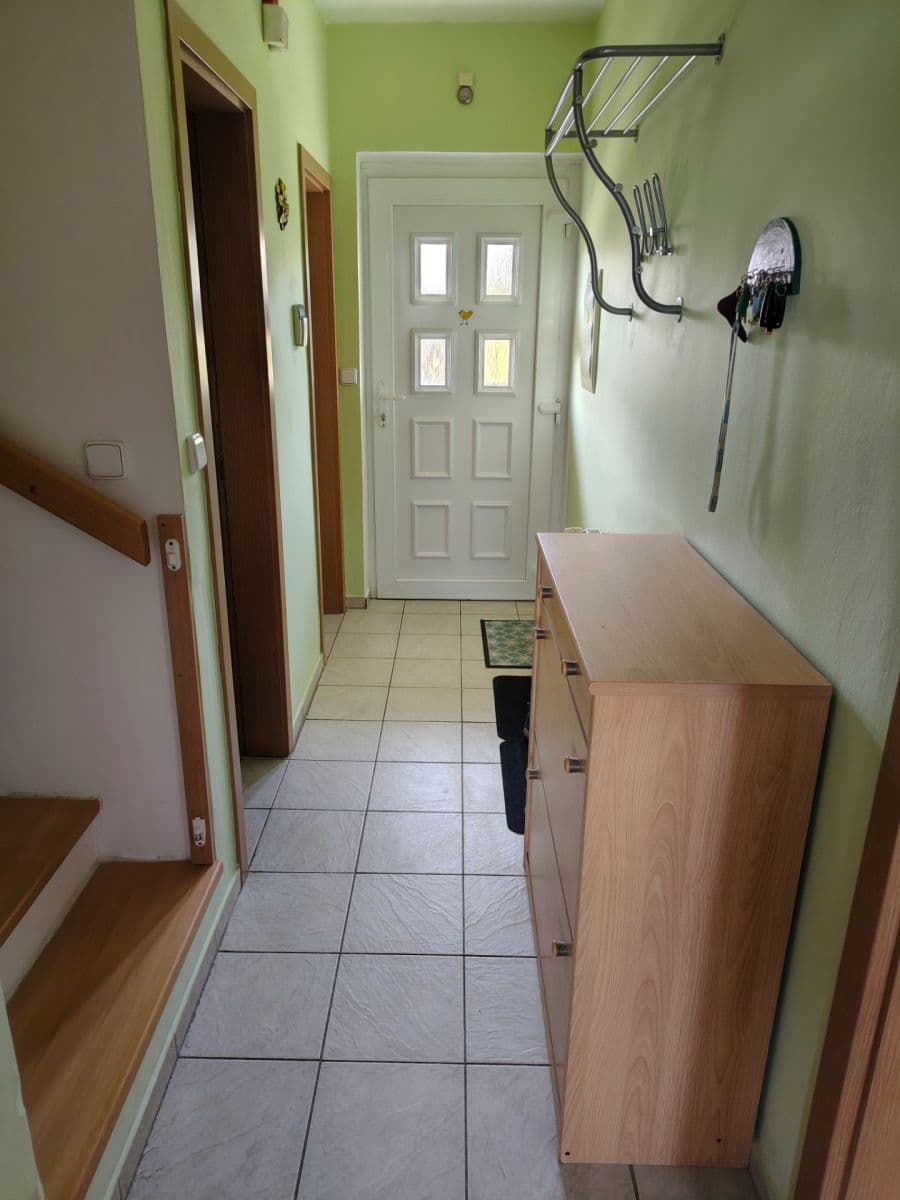 Pronájem bytu 5+kk 100 m², Nad Mlýnem, Dolní Břežany, Středočeský kraj Pronájem bytu 5+kk 100 m², Nad Mlýnem, Dolní Břežany, Středočeský kraj