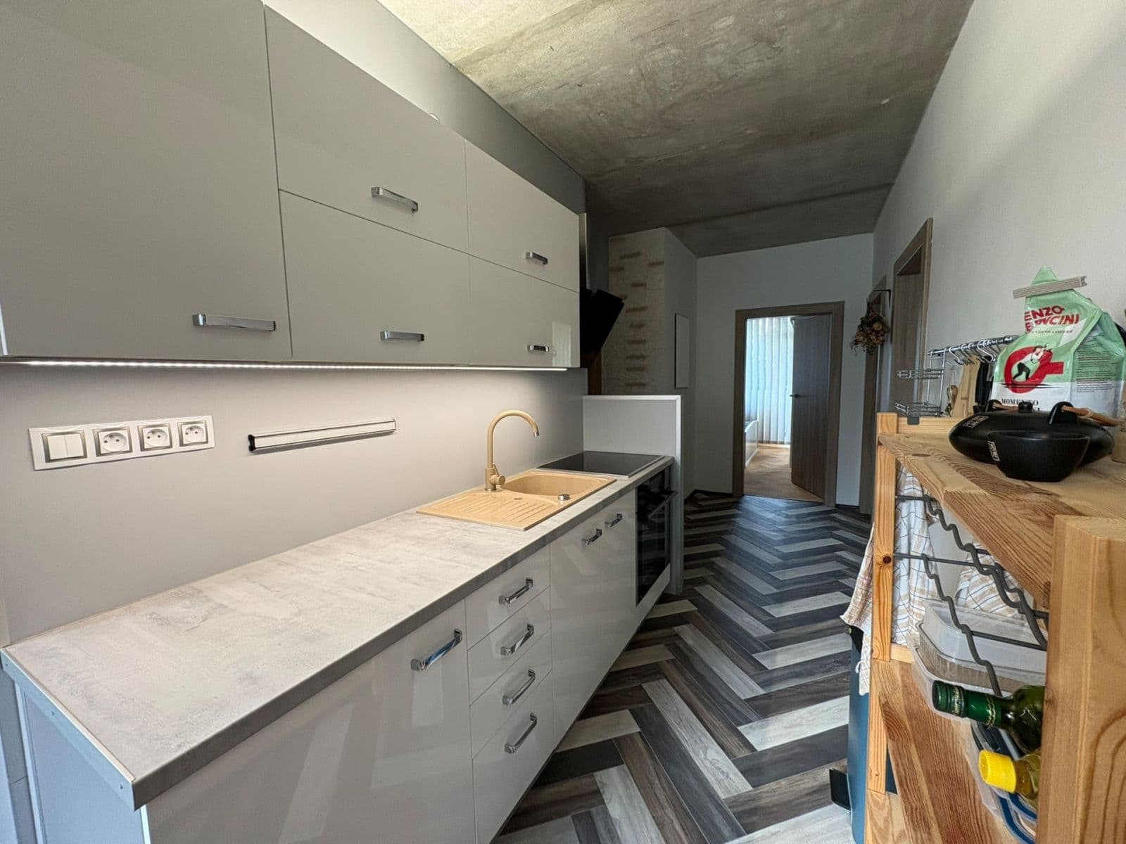 Pronájem bytu 3+1 77 m², Březenecká, Chomutov, Ústecký kraj Pronájem bytu 3+1 77 m², Březenecká, Chomutov, Ústecký kraj