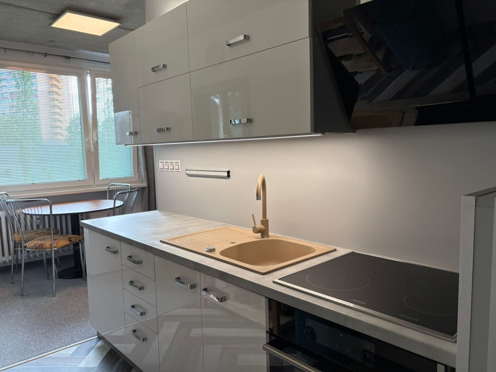 Pronájem bytu 3+1 77 m², Březenecká, Chomutov, Ústecký kraj Pronájem bytu 3+1 77 m², Březenecká, Chomutov, Ústecký kraj