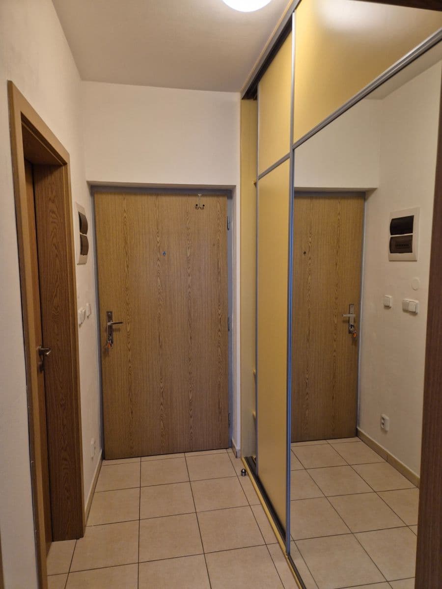 Pronájem bytu 1+kk 38 m², Drahobejlova, Praha, Praha Pronájem bytu 1+kk 38 m², Drahobejlova, Praha, Praha