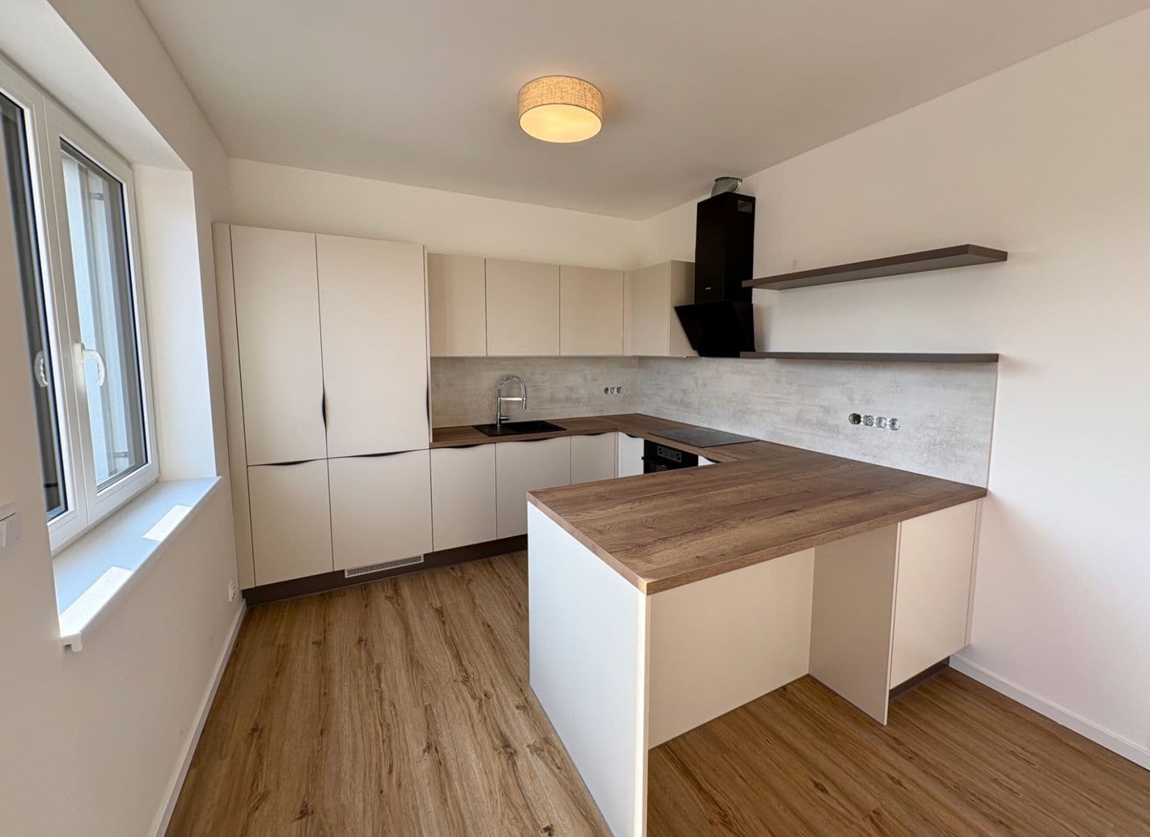 Pronájem bytu 1+kk 39 m², Generála Bočka, Praha, Praha Pronájem bytu 1+kk 39 m², Generála Bočka, Praha, Praha