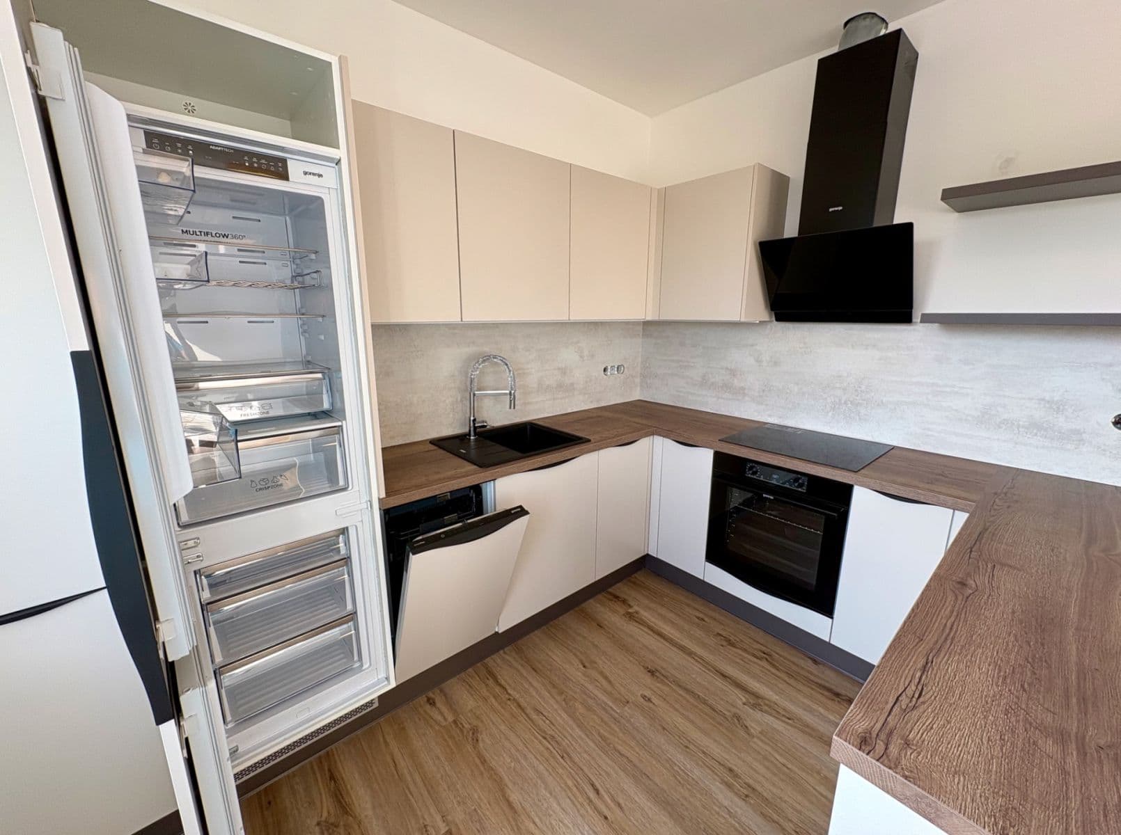 Pronájem bytu 1+kk 39 m², Generála Bočka, Praha, Praha Pronájem bytu 1+kk 39 m², Generála Bočka, Praha, Praha