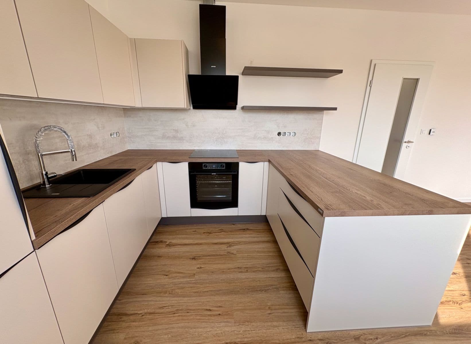 Pronájem bytu 1+kk 39 m², Generála Bočka, Praha, Praha Pronájem bytu 1+kk 39 m², Generála Bočka, Praha, Praha