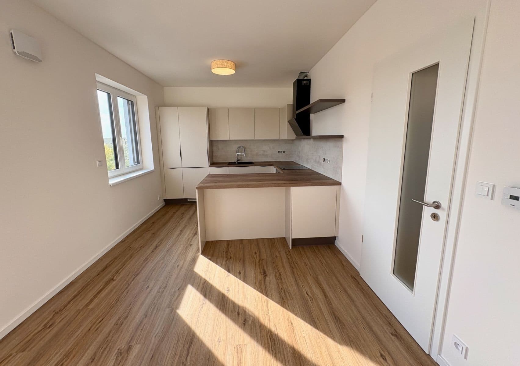 Pronájem bytu 1+kk 39 m², Generála Bočka, Praha, Praha Pronájem bytu 1+kk 39 m², Generála Bočka, Praha, Praha