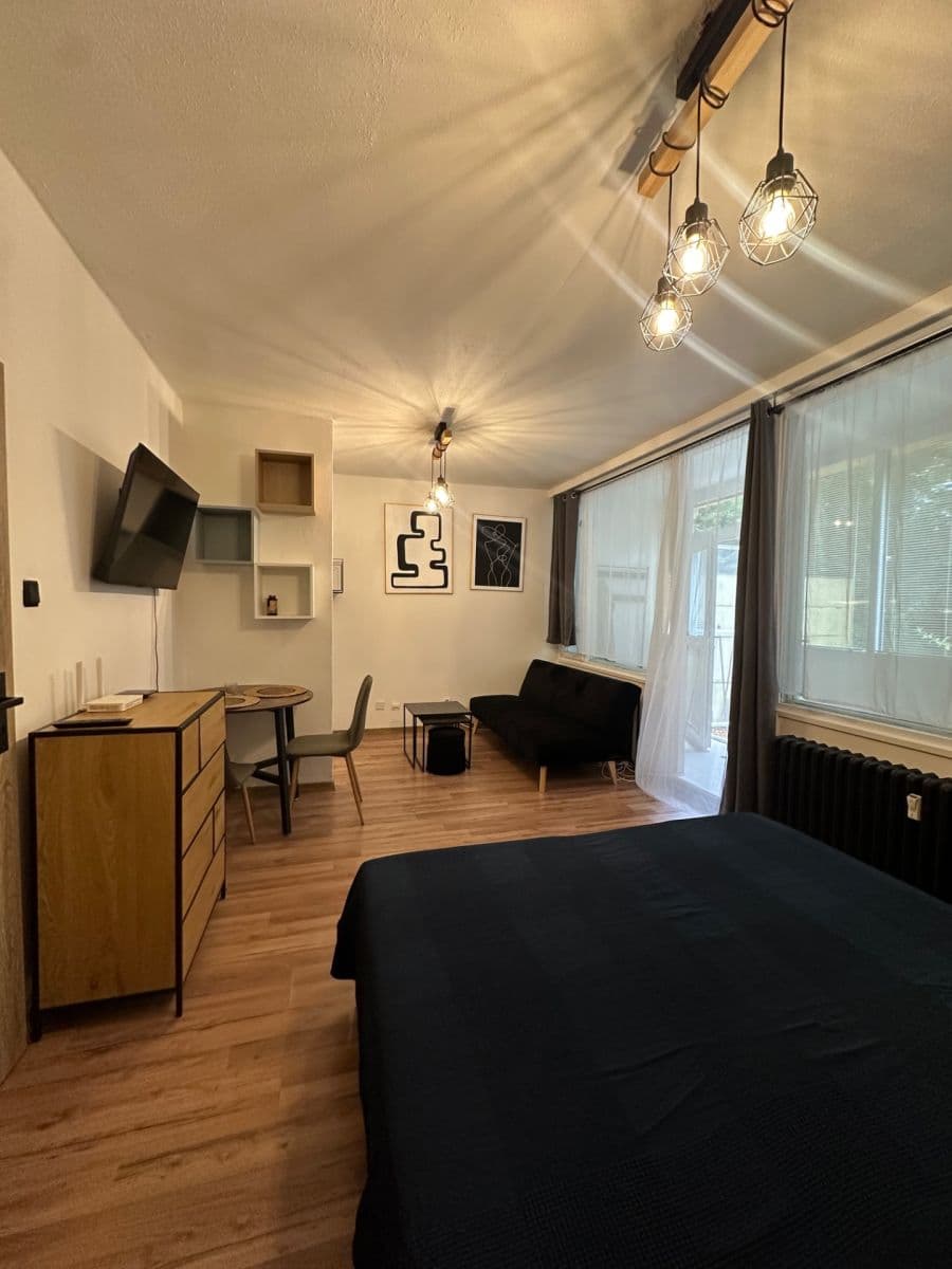 Pronájem bytu 1+kk 35 m², Hlivická, Praha, Praha Pronájem bytu 1+kk 35 m², Hlivická, Praha, Praha