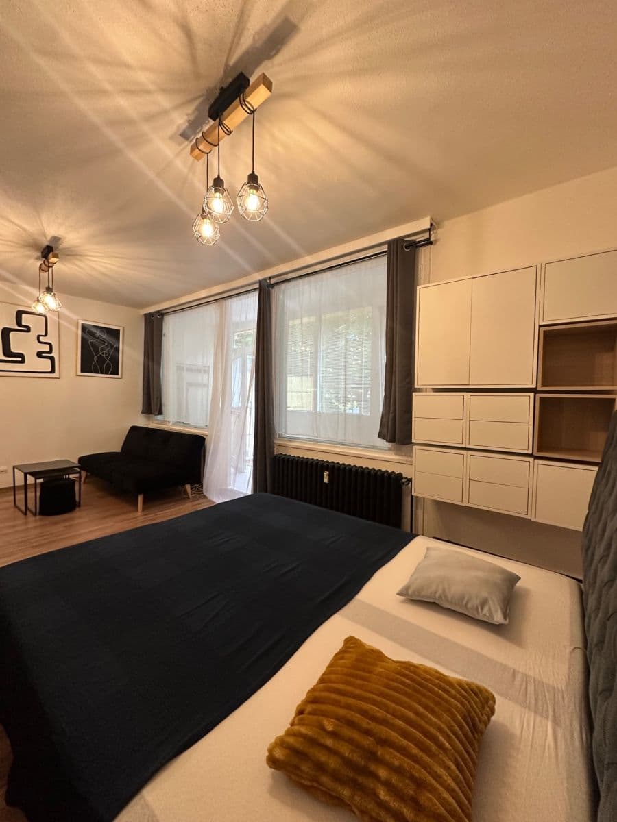 Pronájem bytu 1+kk 35 m², Hlivická, Praha, Praha Pronájem bytu 1+kk 35 m², Hlivická, Praha, Praha