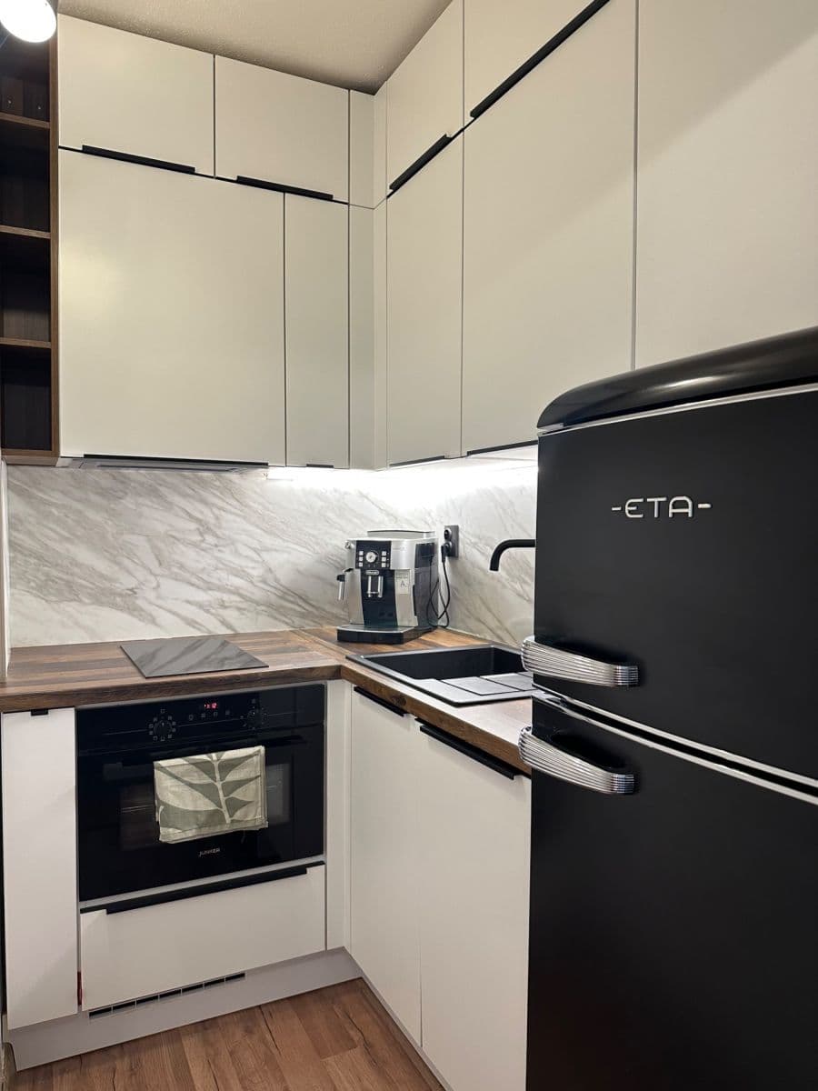 Pronájem bytu 1+kk 35 m², Hlivická, Praha, Praha Pronájem bytu 1+kk 35 m², Hlivická, Praha, Praha