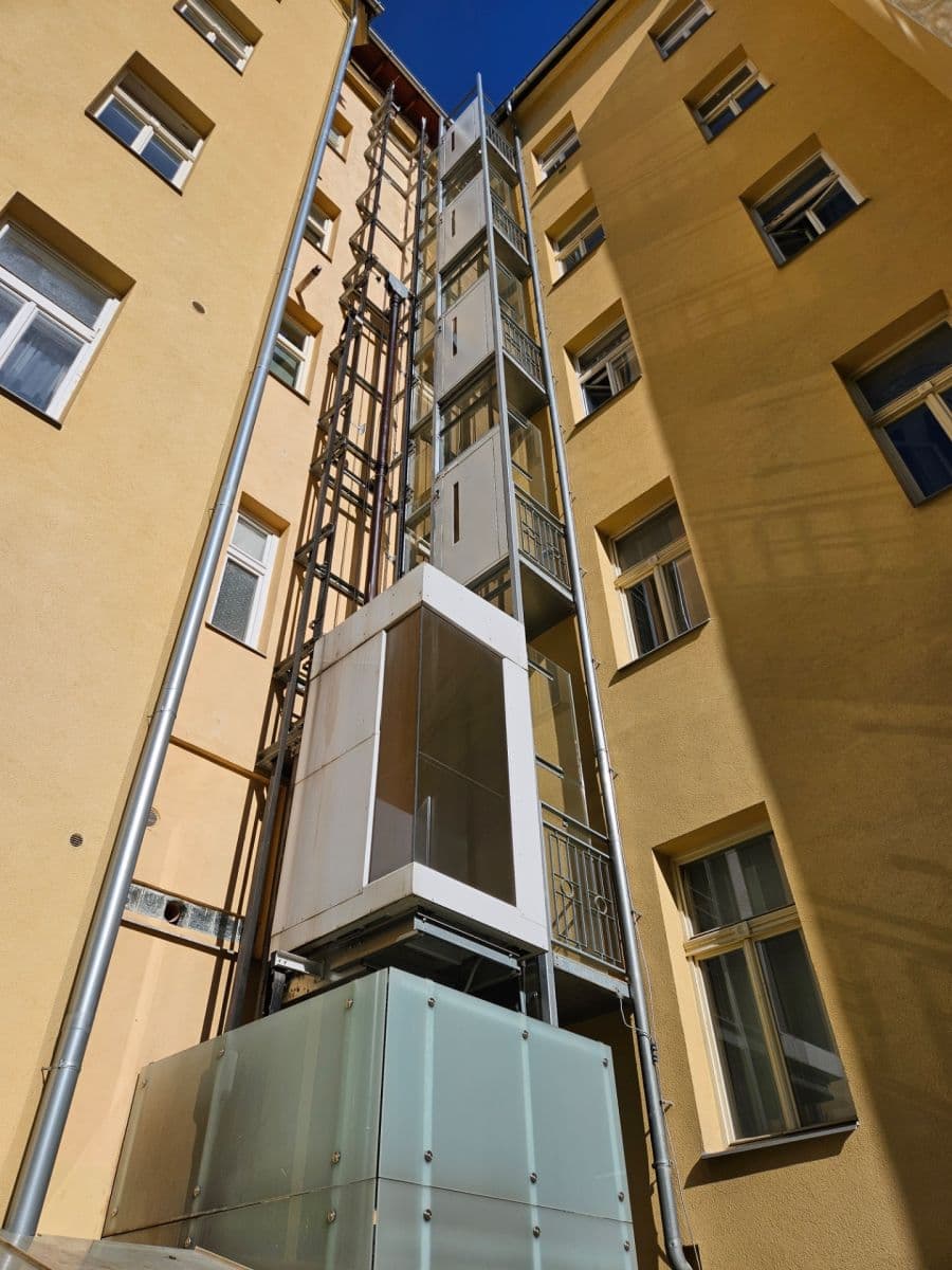 Prodej bytu 3+kk 70 m², Benátská, Praha, Praha Prodej bytu 3+kk 70 m², Benátská, Praha, Praha