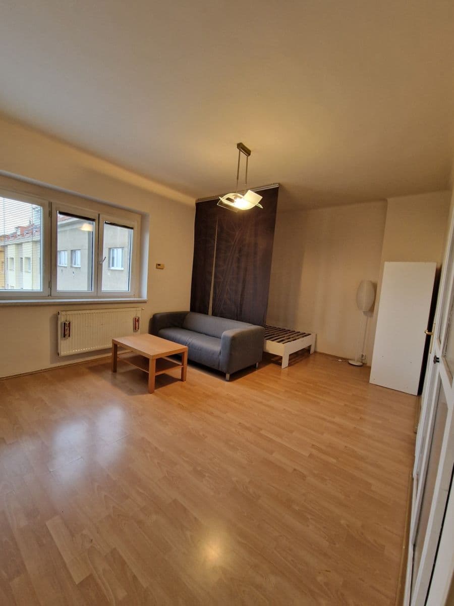 Pronájem bytu 1+1 46 m², Jihlavská, Praha, Praha Pronájem bytu 1+1 46 m², Jihlavská, Praha, Praha