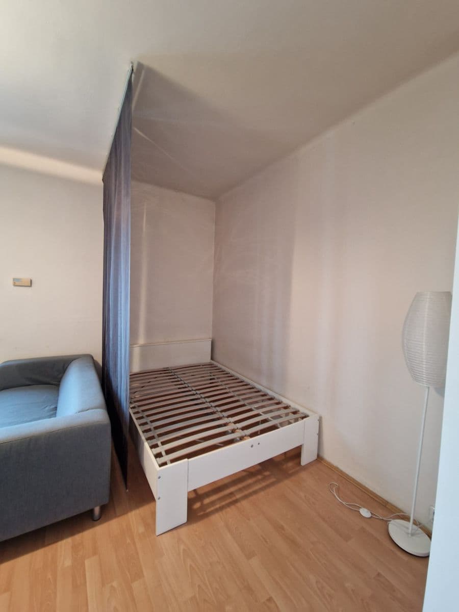 Pronájem bytu 1+1 46 m², Jihlavská, Praha, Praha Pronájem bytu 1+1 46 m², Jihlavská, Praha, Praha
