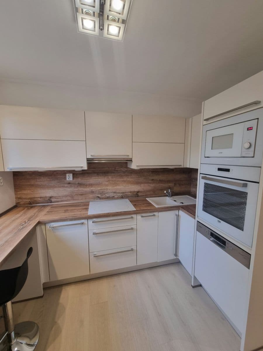 Pronájem bytu 1+1 34 m², Višňová, Praha, Praha Pronájem bytu 1+1 34 m², Višňová, Praha, Praha