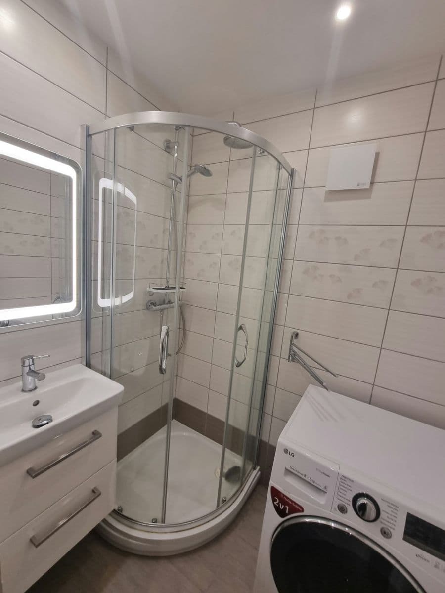 Pronájem bytu 1+1 34 m², Višňová, Praha, Praha Pronájem bytu 1+1 34 m², Višňová, Praha, Praha
