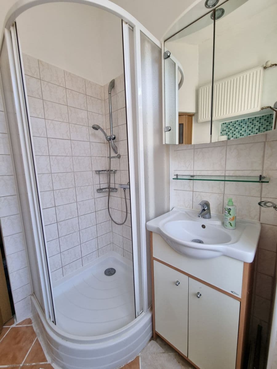Pronájem bytu 2+1 62 m², Nebozízek, Karlovy Vary, Karlovarský kraj Pronájem bytu 2+1 62 m², Nebozízek, Karlovy Vary, Karlovarský kraj