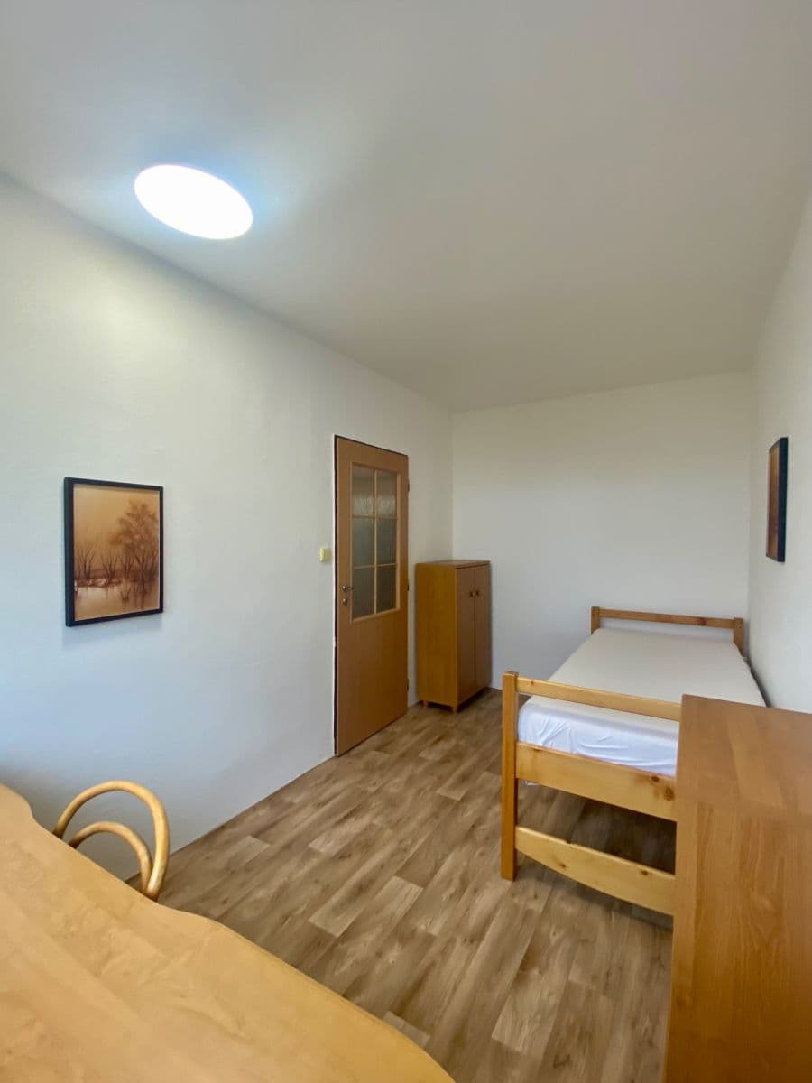 Pronájem bytu 3+1 53 m², Okrajová, Pardubice, Pardubický kraj Pronájem bytu 3+1 53 m², Okrajová, Pardubice, Pardubický kraj