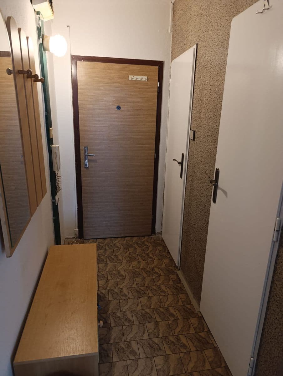 Prodej bytu 1+kk 32 m², V Oblouku, Ústí nad Labem, Ústecký kraj Prodej bytu 1+kk 32 m², V Oblouku, Ústí nad Labem, Ústecký kraj